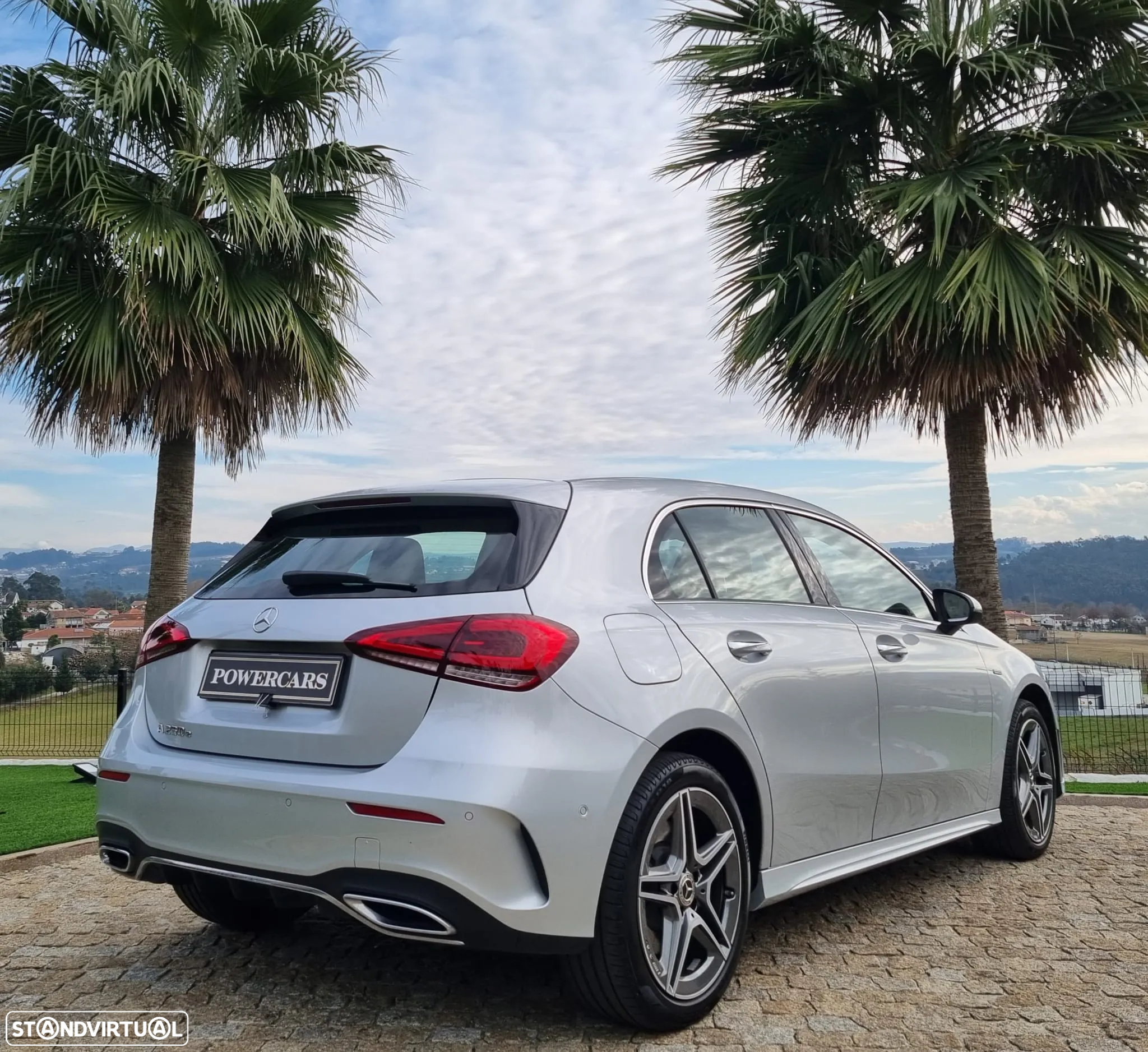 Mercedes-Benz A 250 e AMG Line - 12