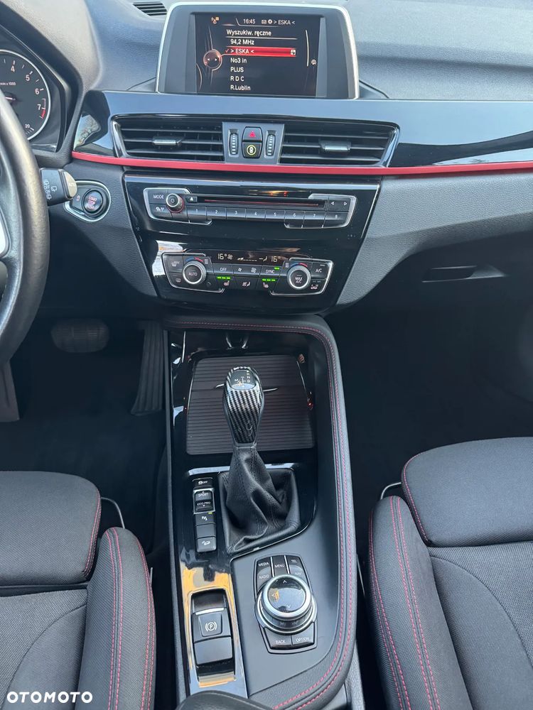 BMW X1 xDrive20i Sport Line - 11