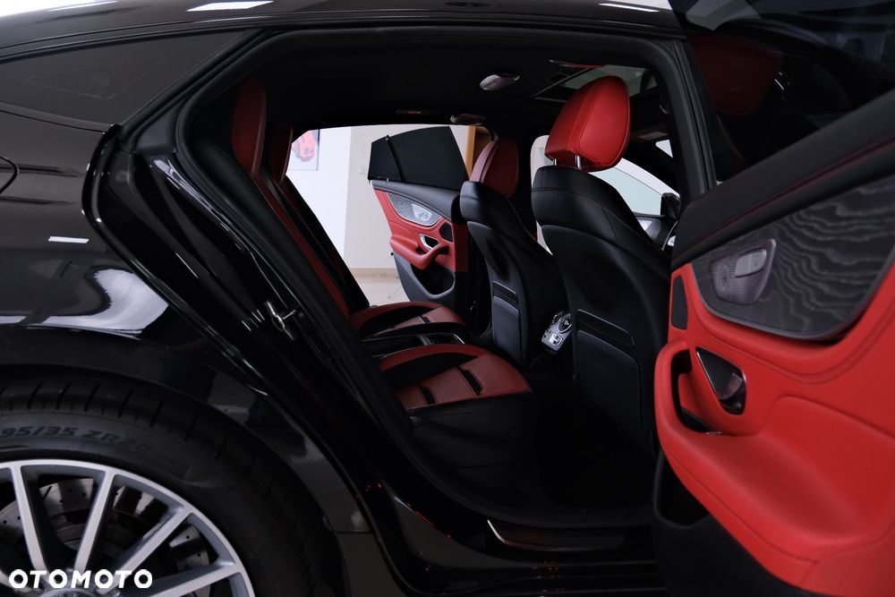 Mercedes-Benz AMG GT 63 4Matic+ Speedshift MCT 9G - 32
