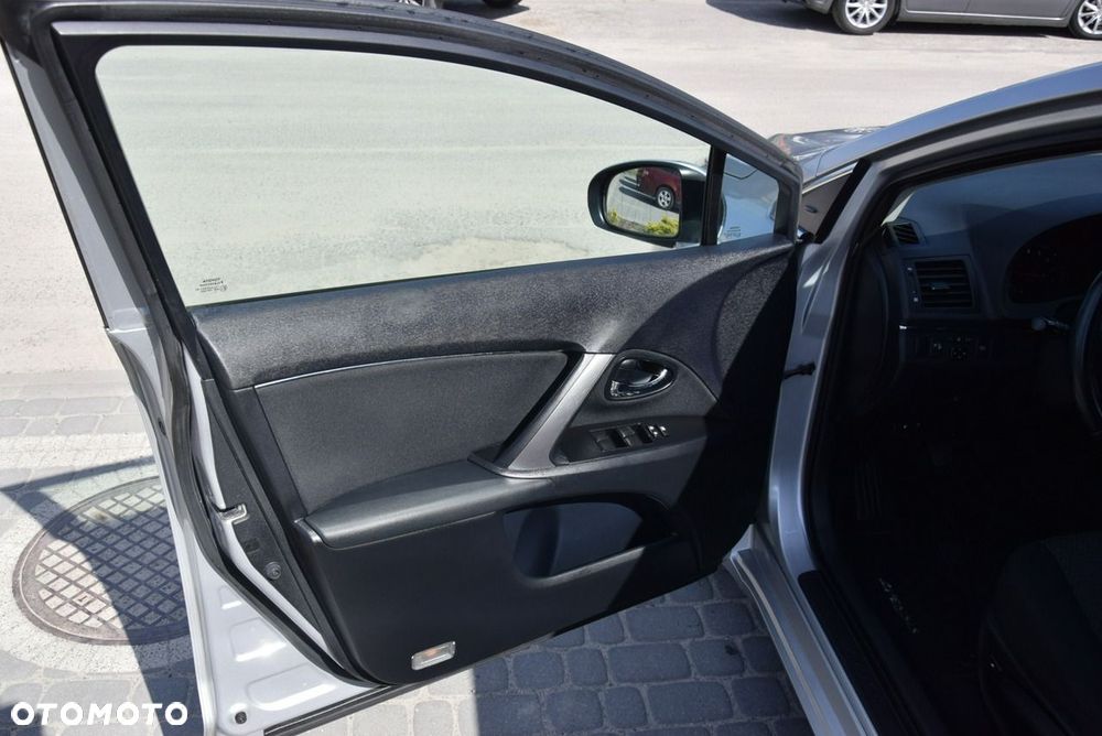 Toyota Avensis 1.8 Prestige - 19