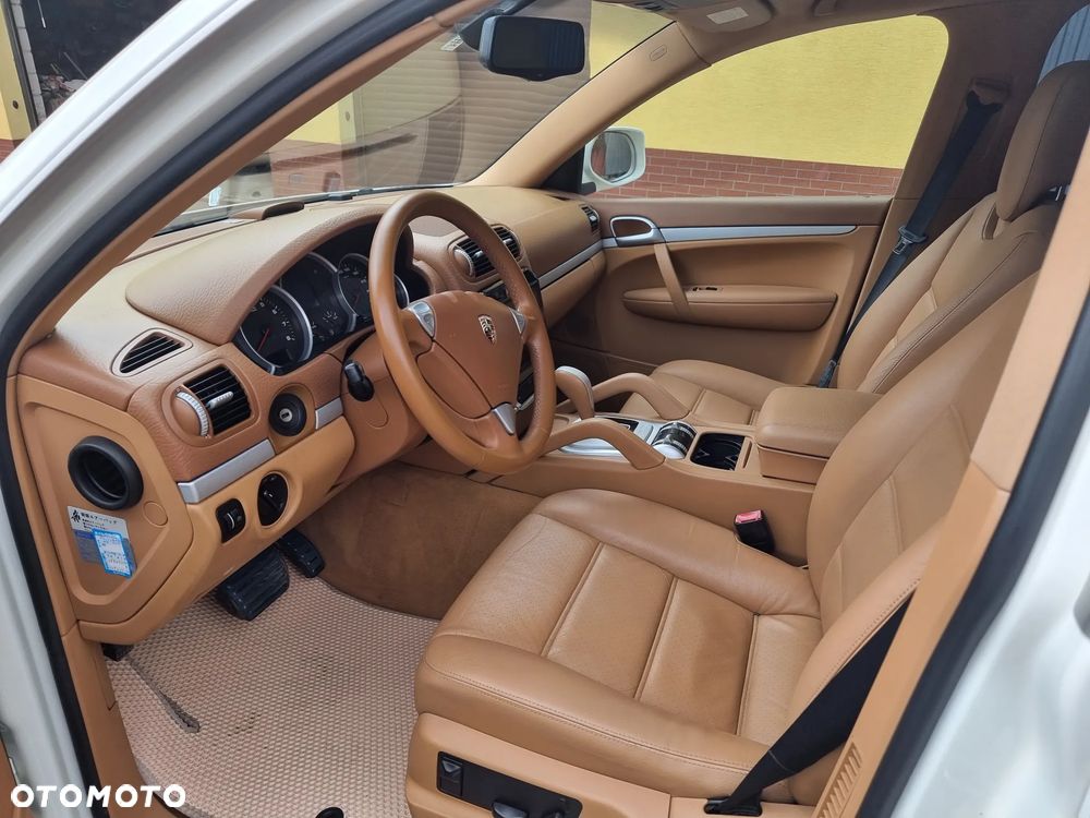 Porsche Cayenne - 13