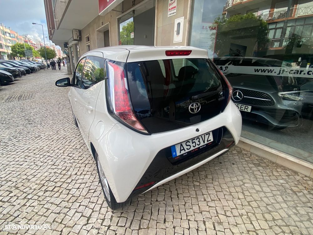 Toyota Aygo x-play touch - 8