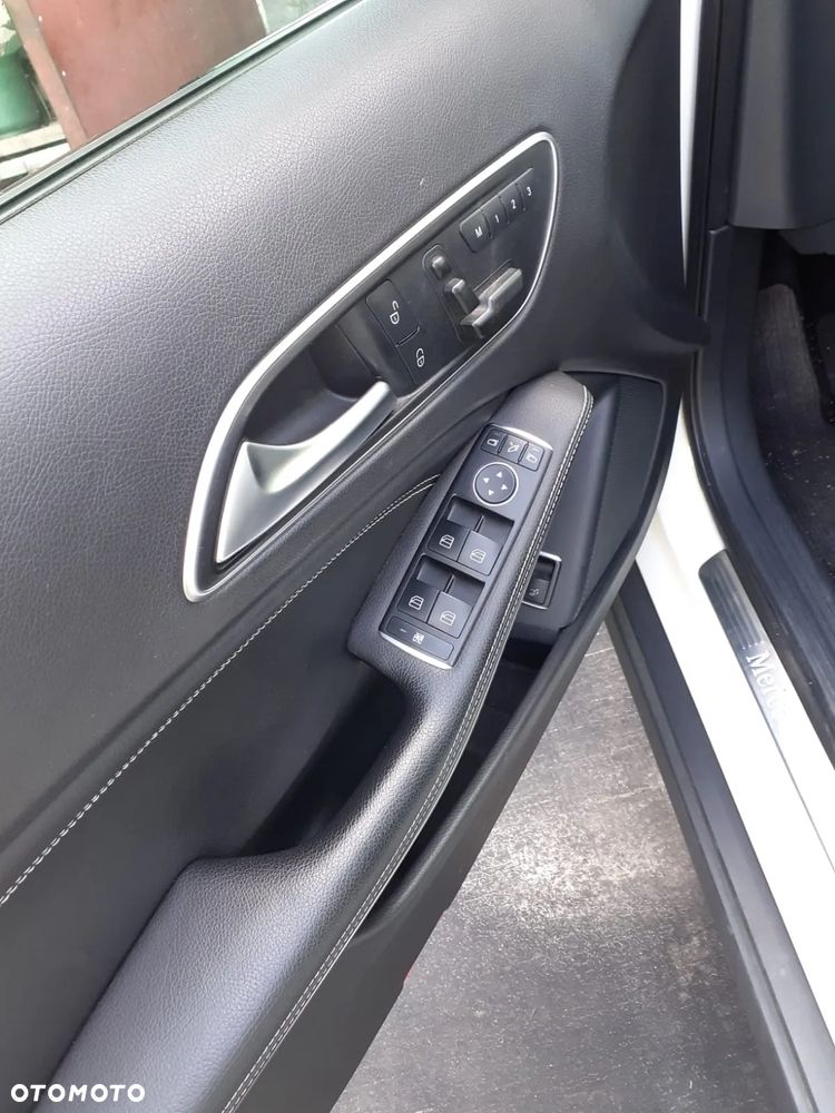 Mercedes-Benz GLA 250 4-Matic - 13