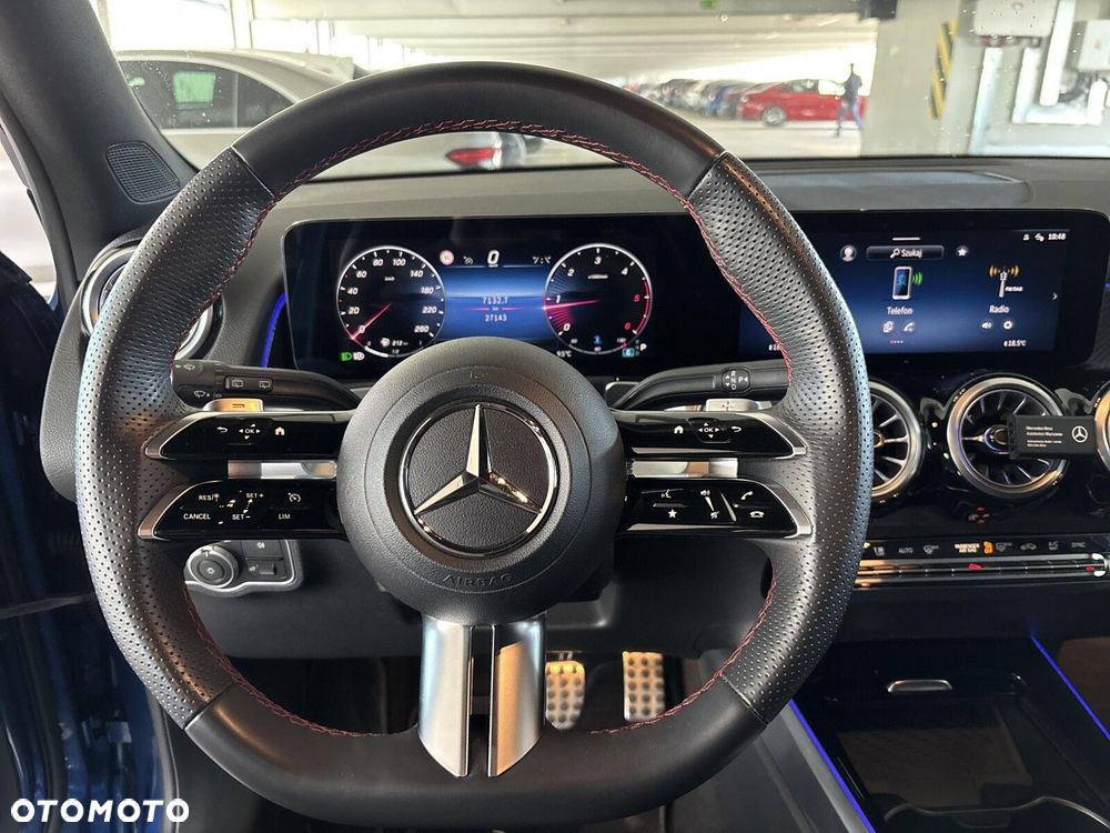 Mercedes-Benz GLB - 11