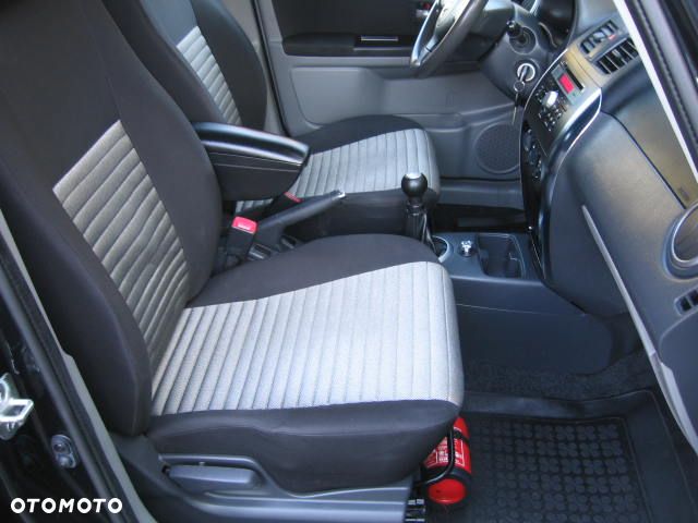 Suzuki SX4 1.6 Comfort Plus 4WD - 16