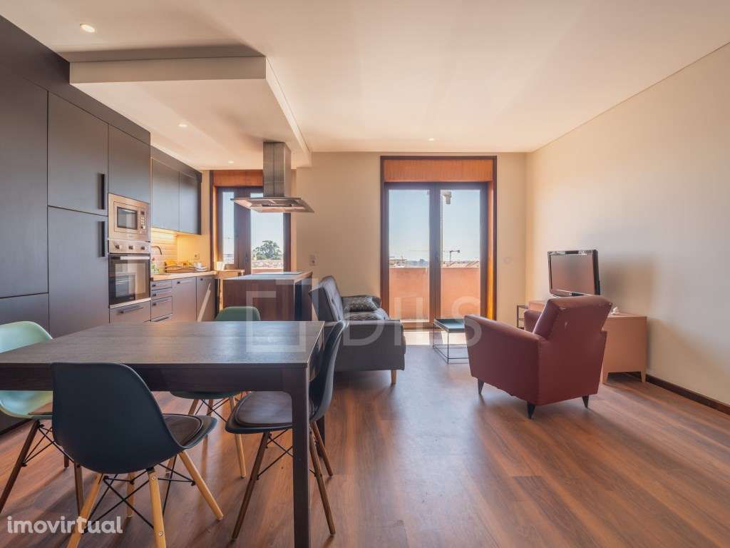 Apartamento T3, na Baixa do Porto, Marquês - Constituição - Grande imagem: 3/31
