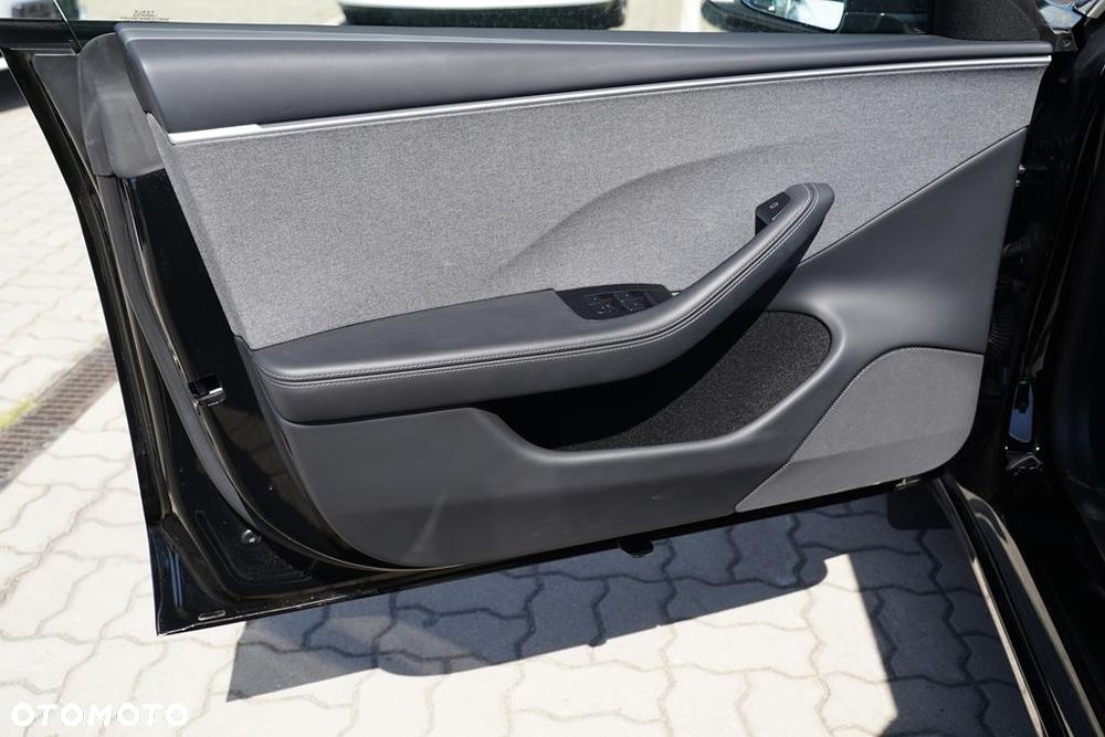 Tesla Model 3 RWD Premium - 11