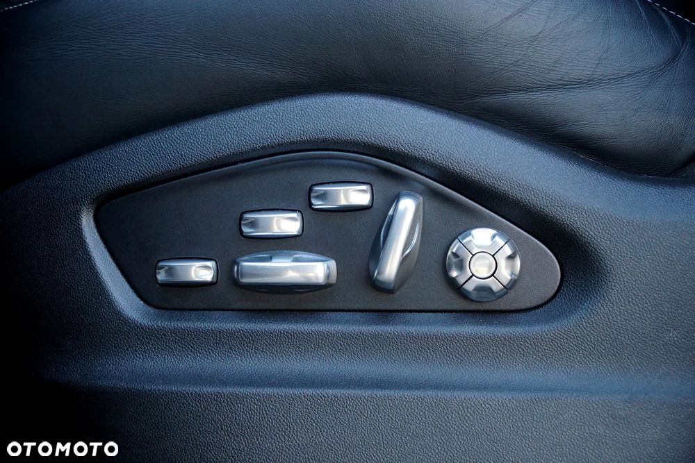 Porsche Cayenne Coupe GTS - 16