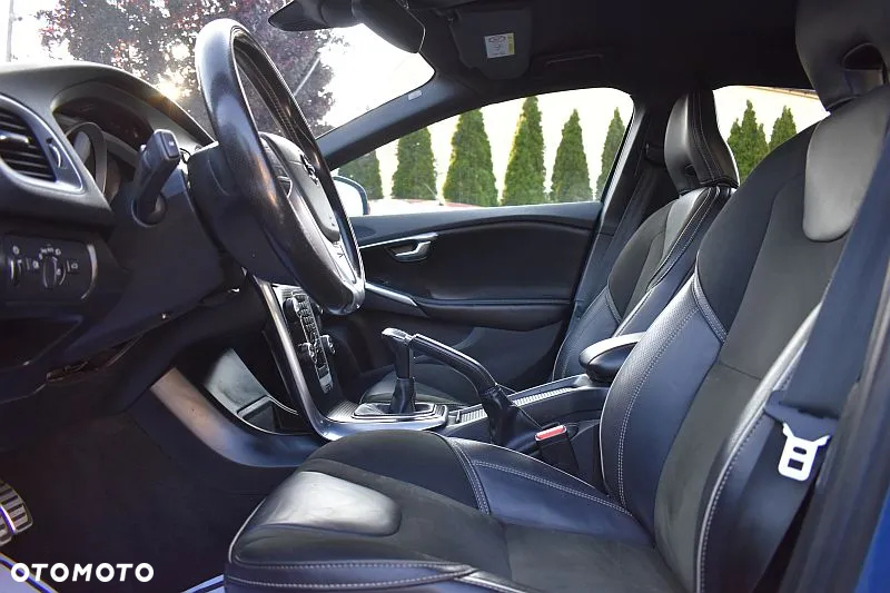 Volvo V40 D3 Drive-E R-Design Momentum - 10