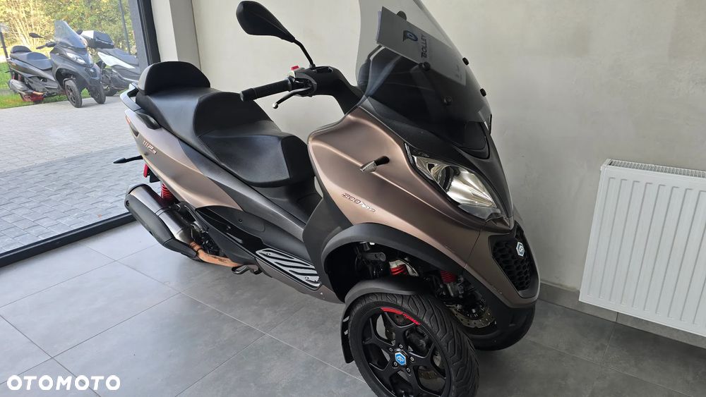 Piaggio MP-3 - 37