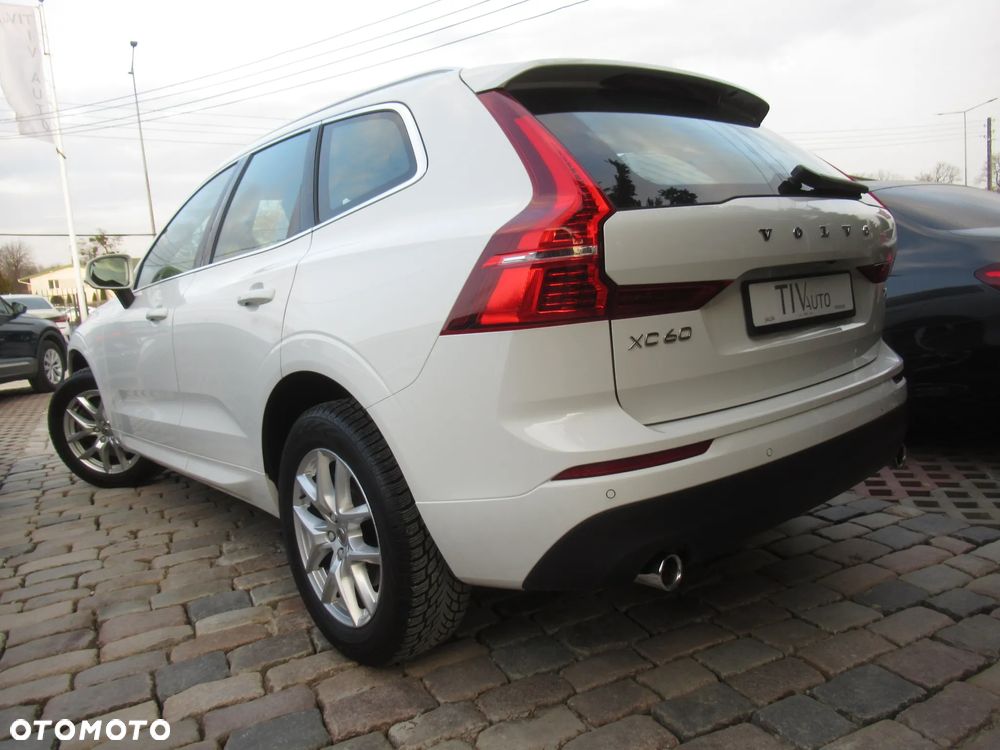 Volvo XC 60 T4 Momentum Pro - 3