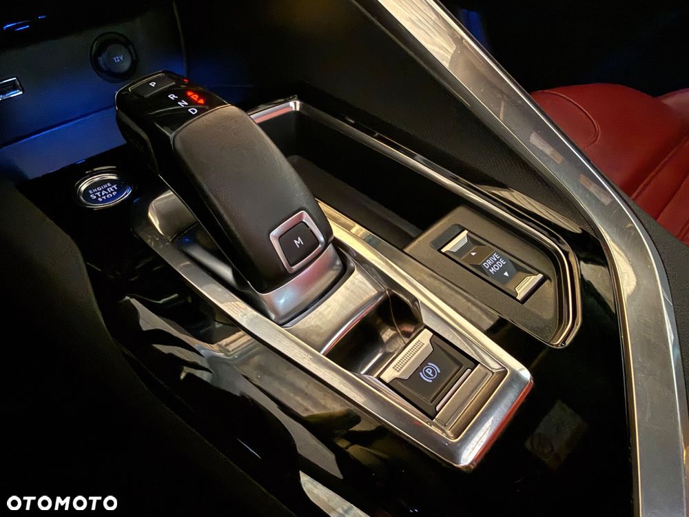 Peugeot 3008 1.6 PureTech GPF GT Line S&S EAT8 - 37