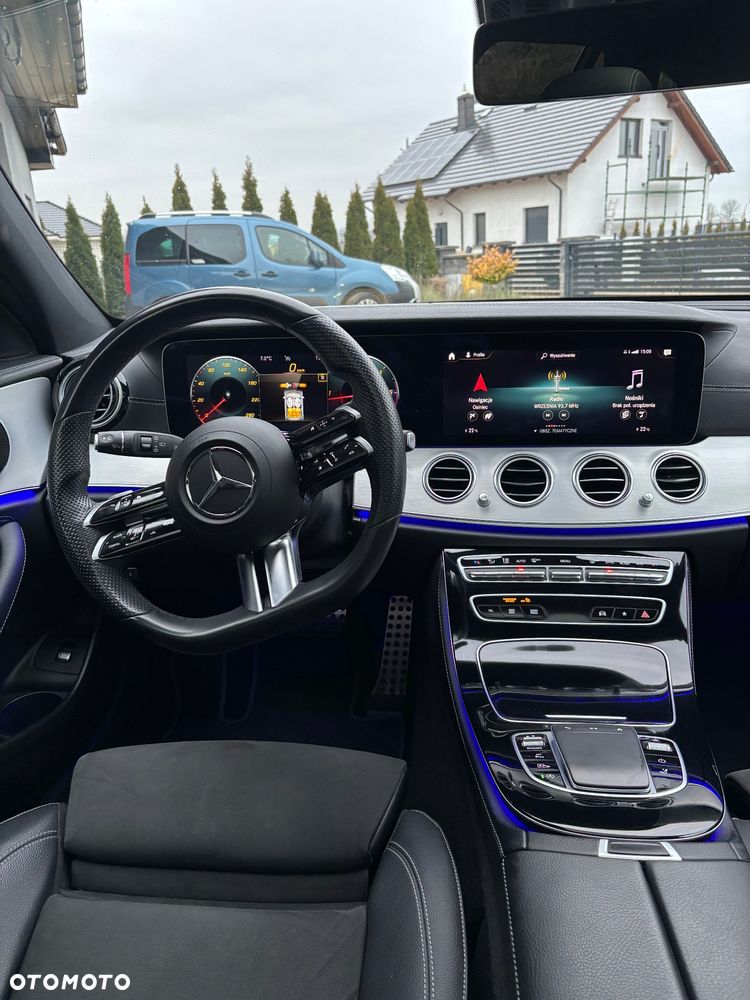 Mercedes-Benz Klasa E 220 d 9G-TRONIC - 25