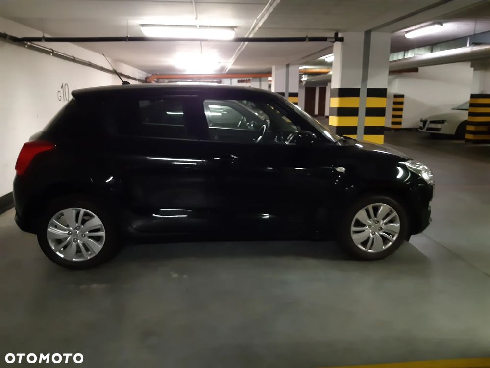 Suzuki Swift 1.2 Premium Plus - 2