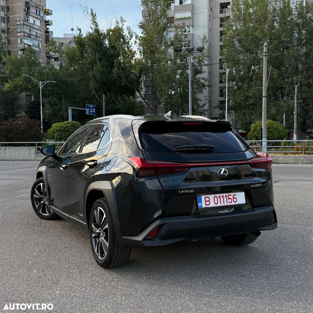 Lexus UX 250h Style Edition - 10