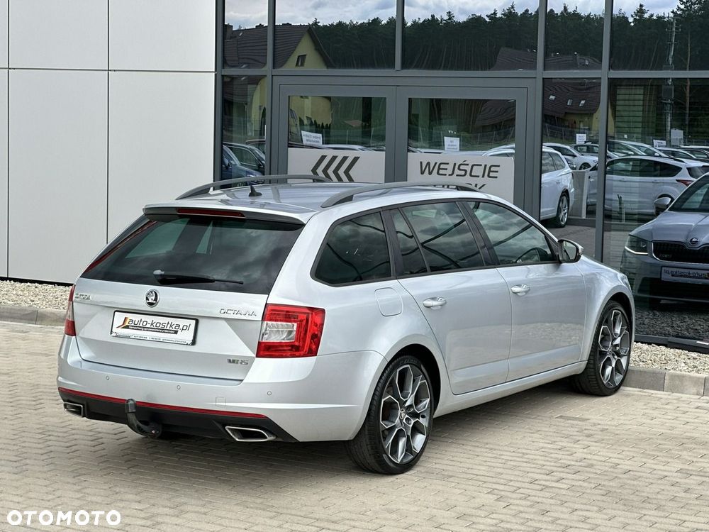 Skoda Octavia 2.0 TDI DSG RS - 9