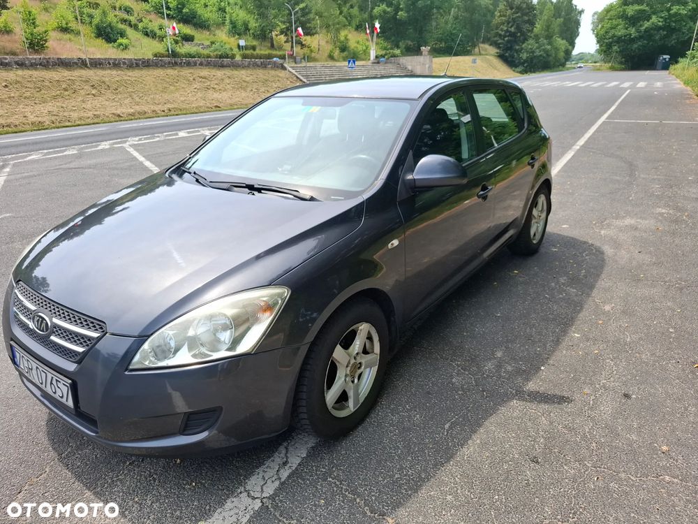 Kia Ceed 1.4 Comfort - 1