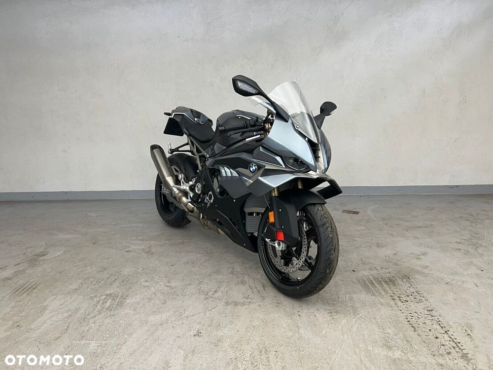 BMW S