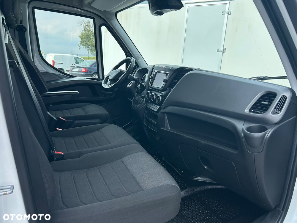 Iveco Daily 40C18 35C18 3.0 HPI Hi-Matic Kontener 8 palet + winda 1000kg + drzwi boczne **Tylko 88tyś. km.**Kamera**Klima**LED**Super stan**2023R** - 13