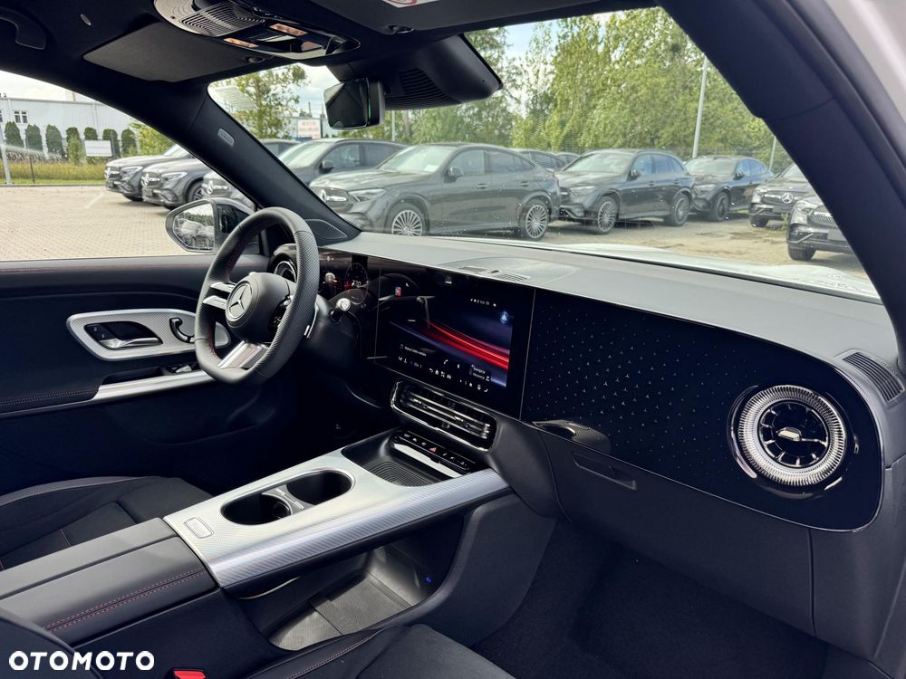 Mercedes-Benz GLB 200 mHEV 8G-eDCT - 17