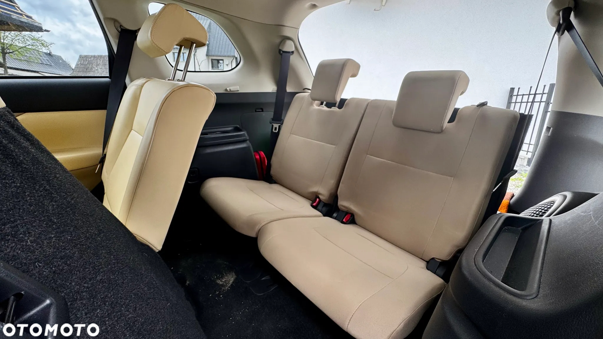 Mitsubishi Outlander - 12