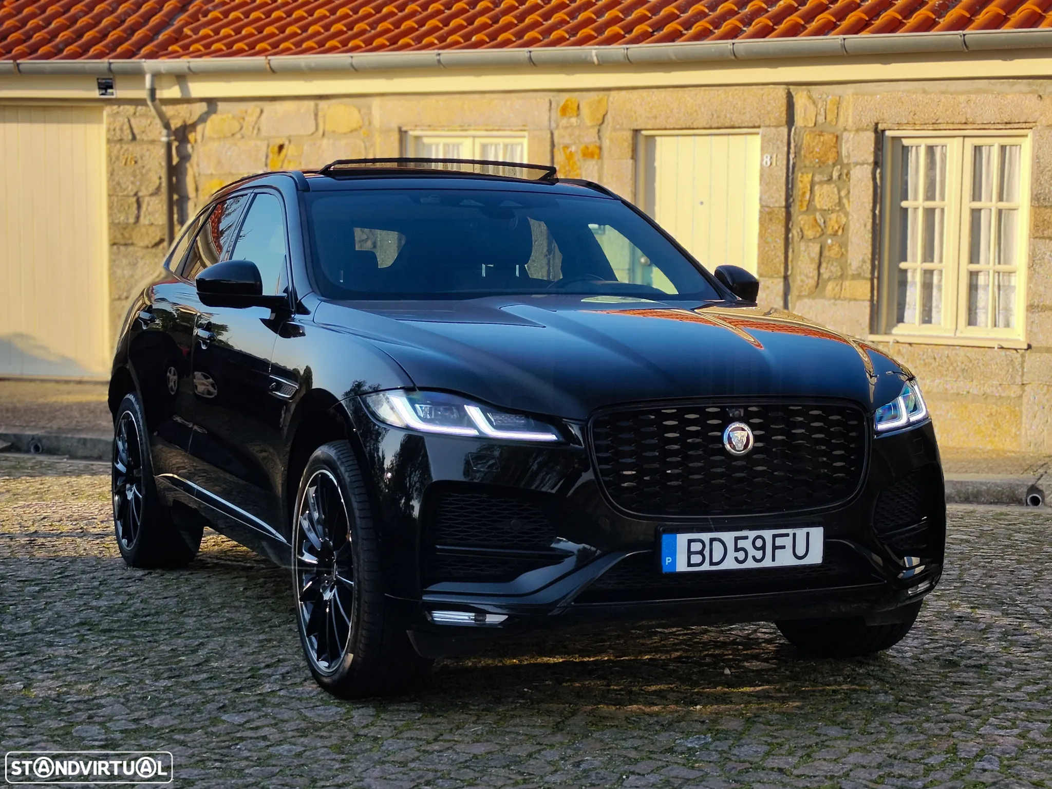 Jaguar F-Pace 2.0 P400e AWD R-Dynamic Black - 9