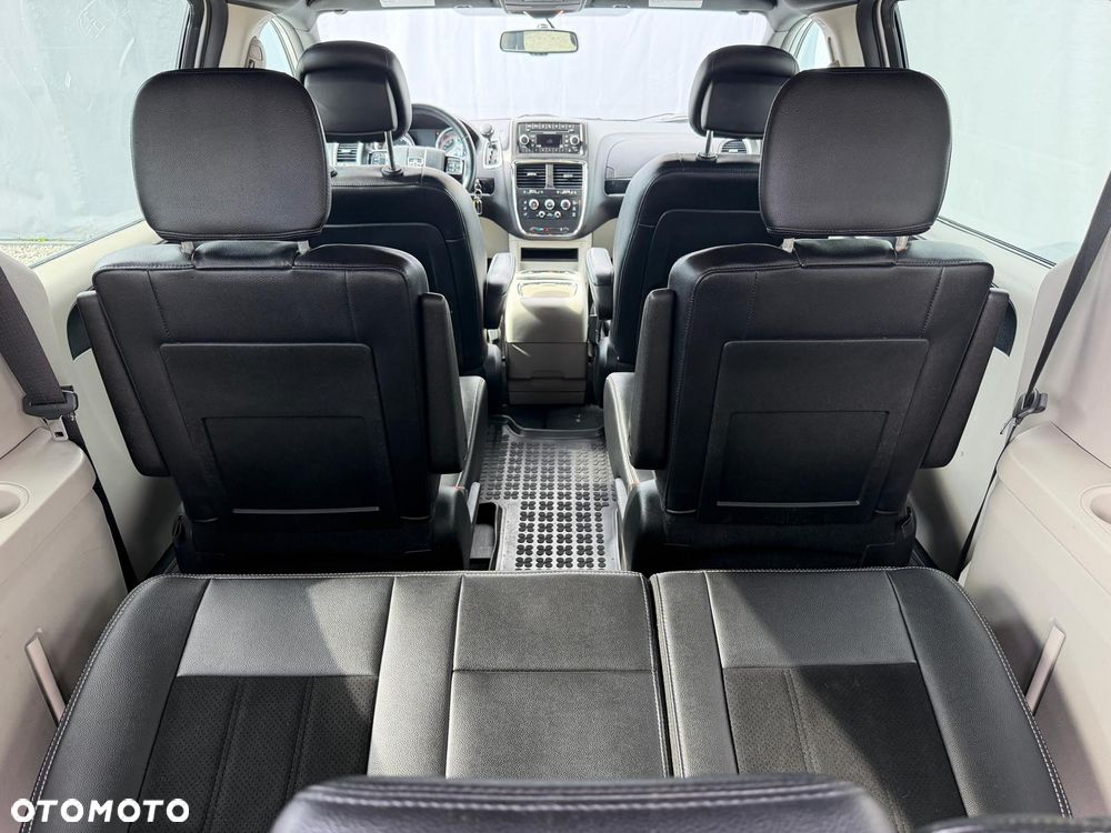 Dodge Caravan - 9