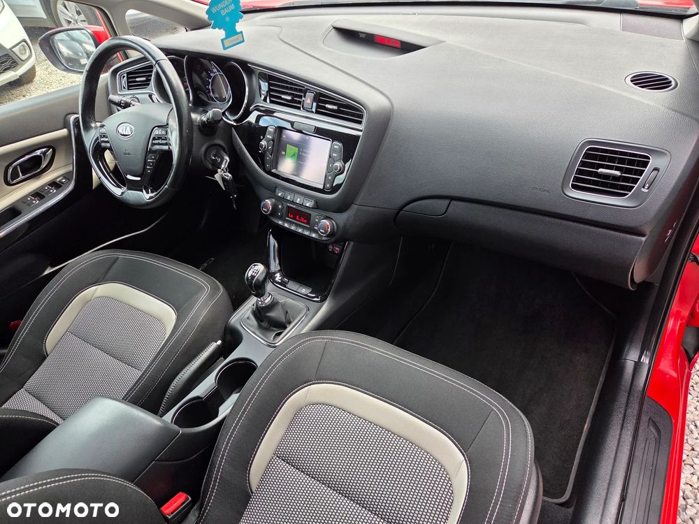Kia Ceed 1.6 CRDi 136 ISG Platinum Edition - 14
