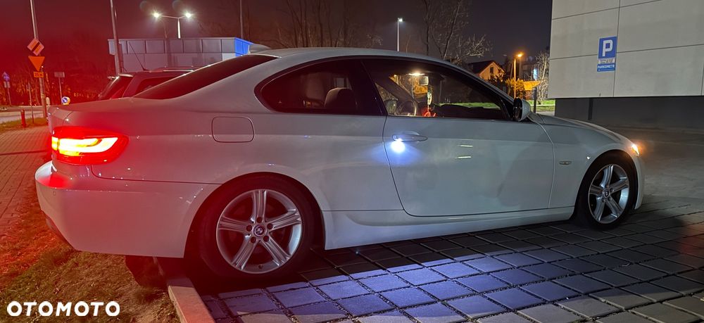 BMW Seria 3 325i - 8