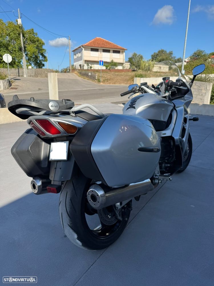 Yamaha FJR - 4