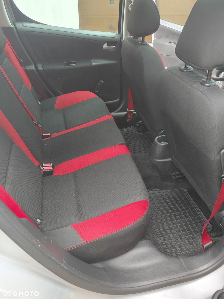 Peugeot 207 - 10
