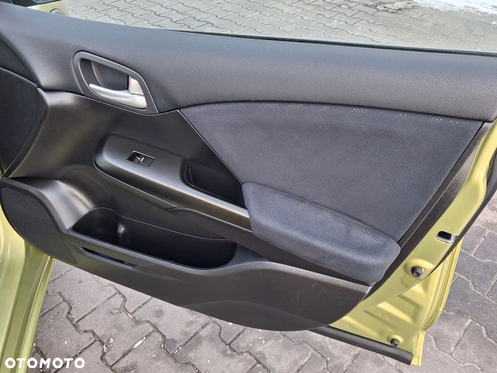 Honda Civic 1.4 i-VTEC Comfort - 23