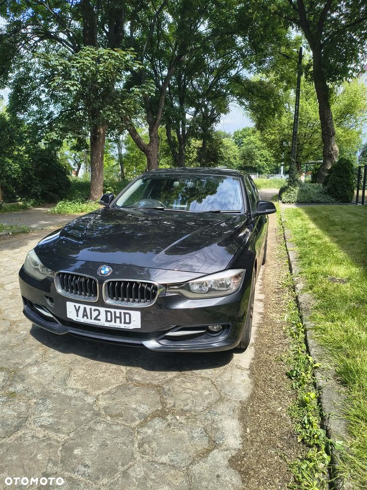 BMW Seria 3 316d Sport Line EU6 - 14