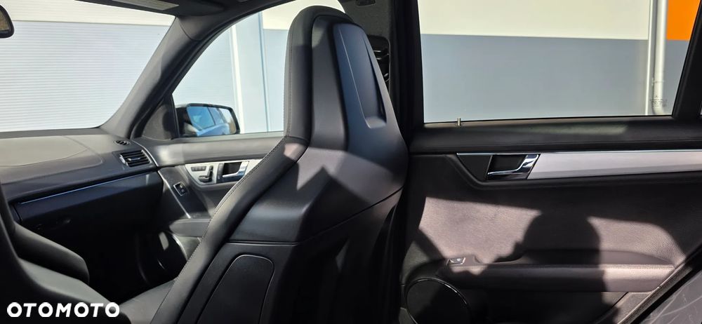 Mercedes-Benz Klasa C 320 T CDI Avantgarde - 14