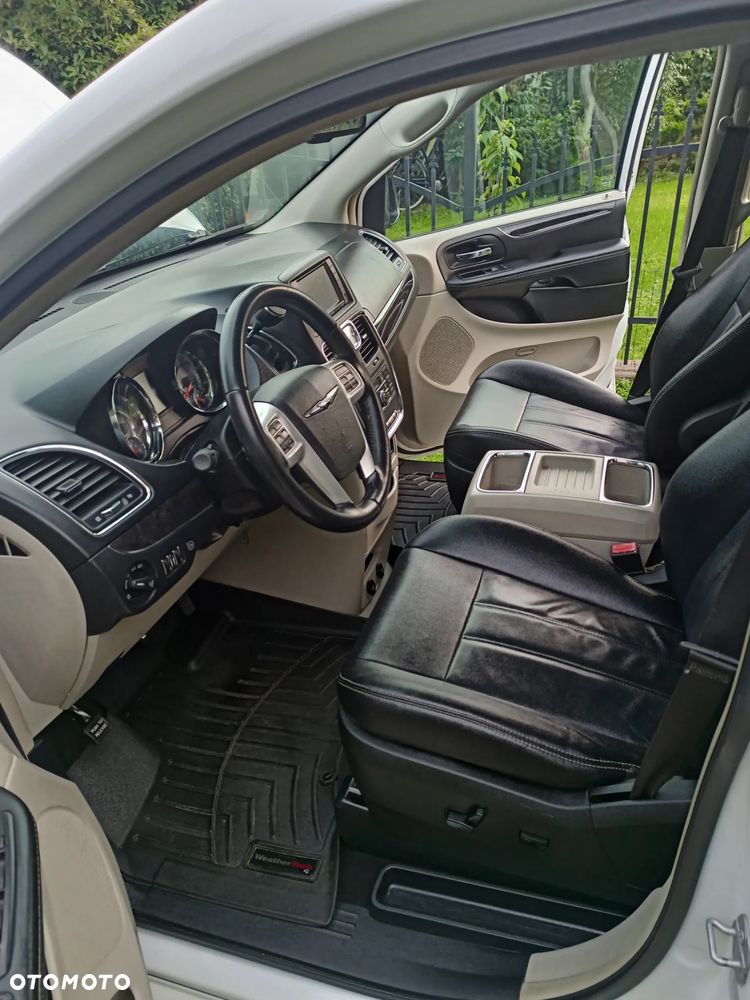 Chrysler Town & Country 3.6 Touring - 8