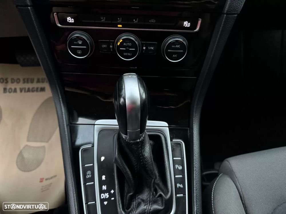 VW Golf Variant 1.6 TDi Highline DSG - 36