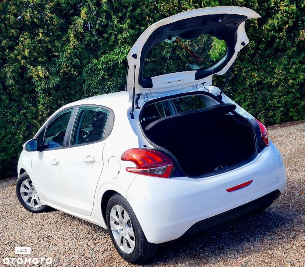Peugeot 208 - 16
