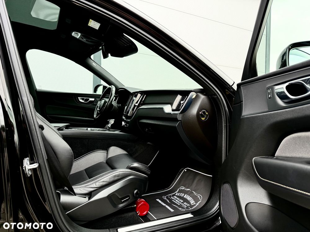 Volvo XC 60 D4 R-Design - 26