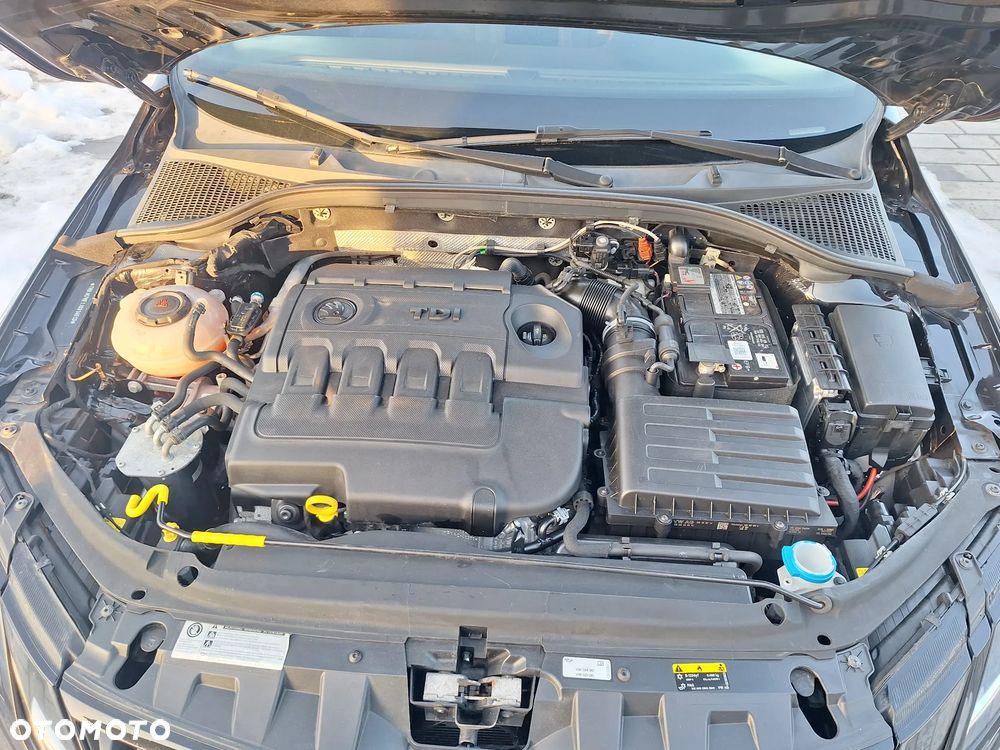 Skoda Octavia 2.0 TDI DSG RS - 26