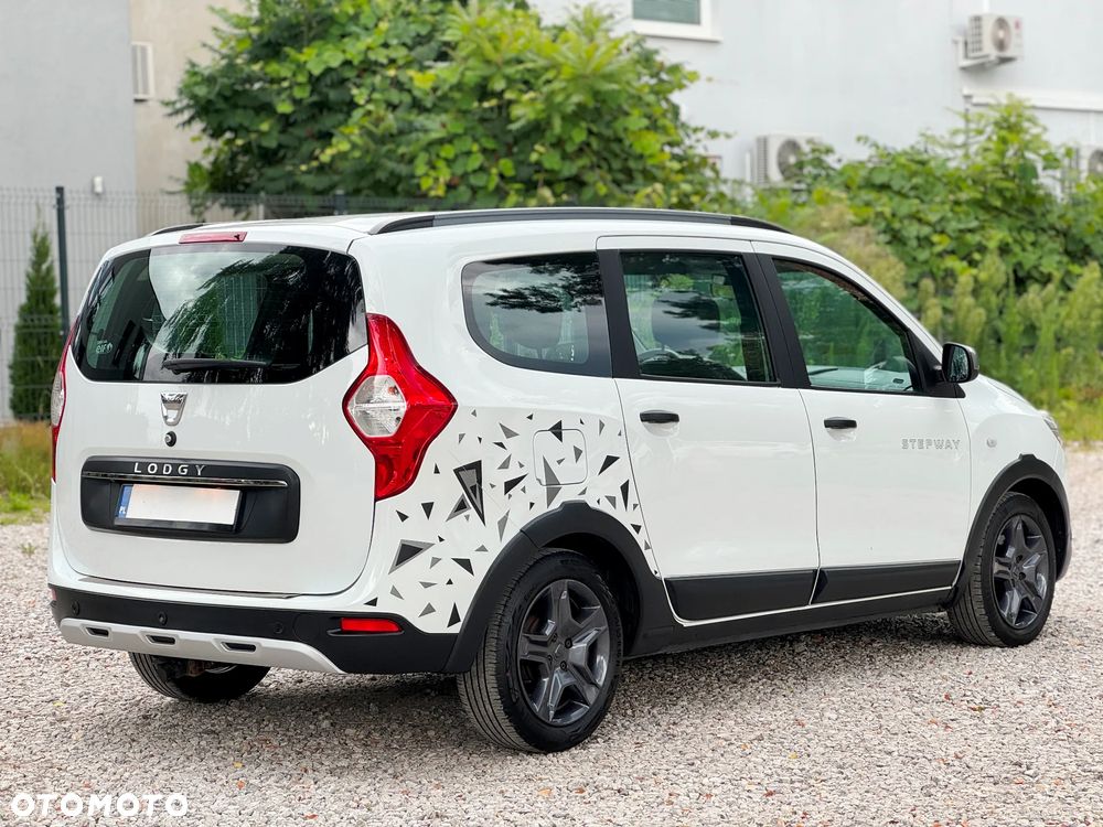 Dacia Lodgy dCi 110 Stepway Celebration - 13