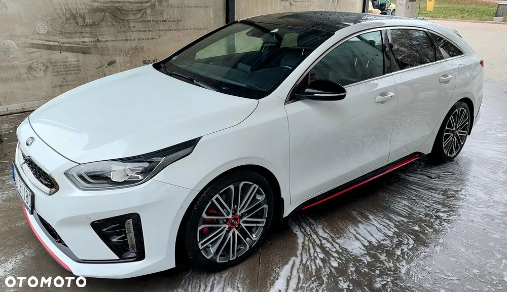 Kia ProCeed 1.6 T-GDI GT DCT - 14