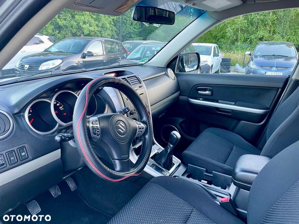 Suzuki Grand Vitara 2.0 Club Family - 4