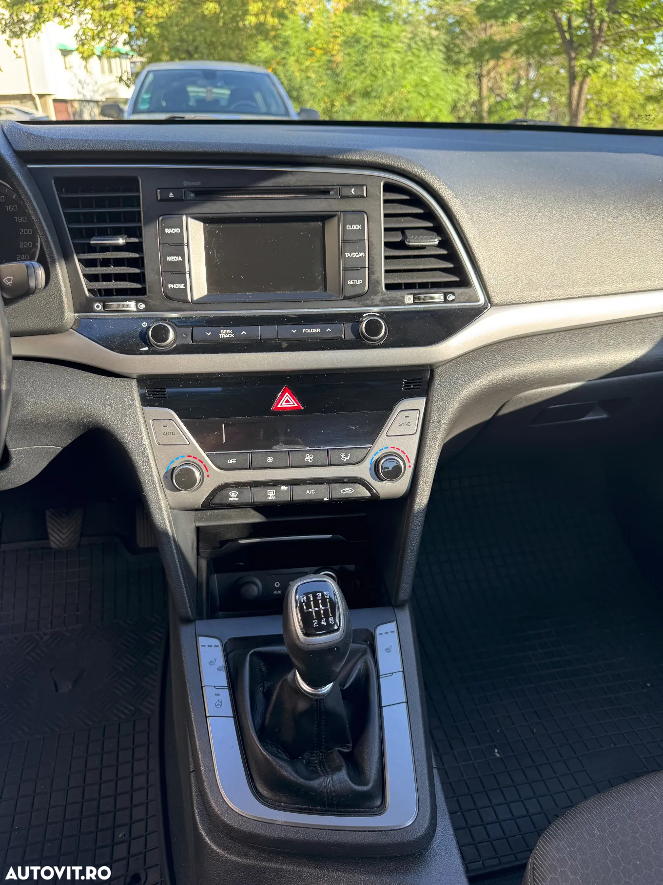 Hyundai Elantra 1.6 MPi Comfort - 9
