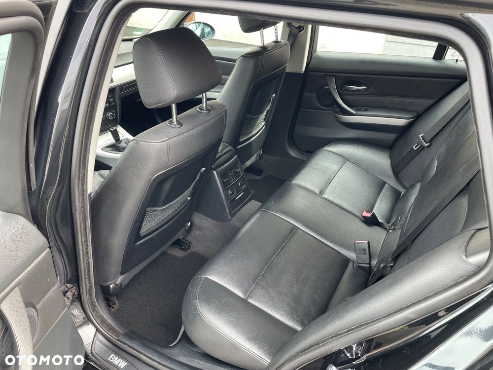 BMW Seria 3 - 16