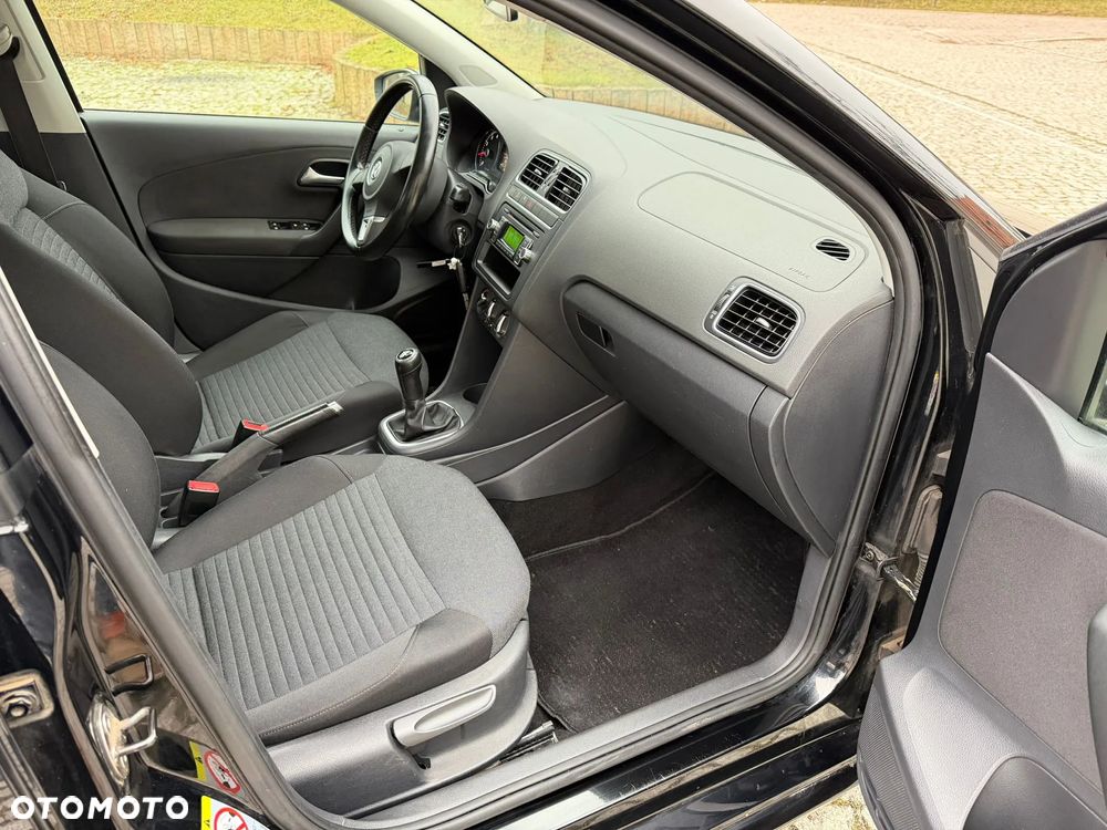 Volkswagen Polo 1.4 16V Comfortline - 22