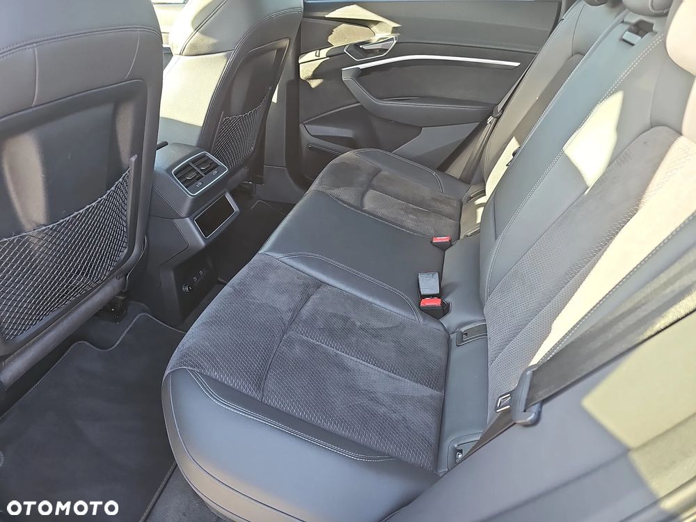 Audi e-tron 55 Quattro S Line - 24