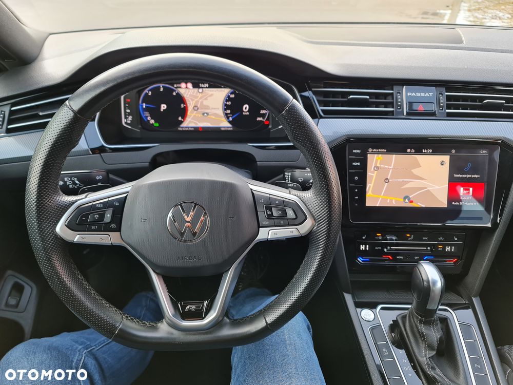 Volkswagen Passat - 8