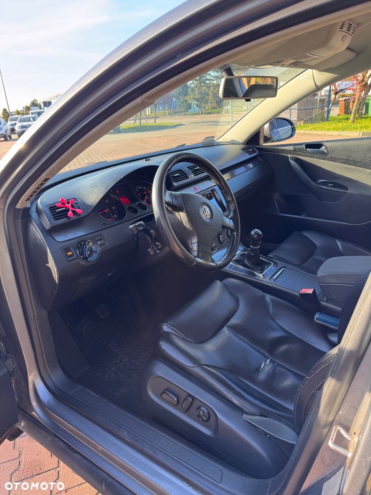 Volkswagen Passat 2.0 TDI Comfortline - 12