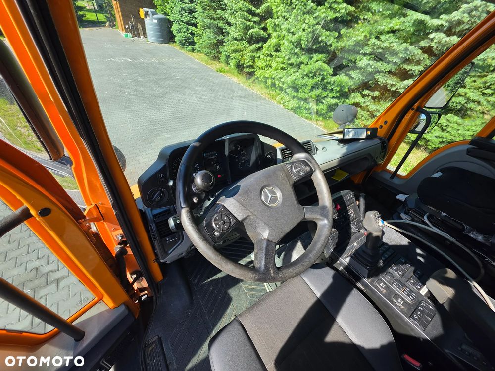 Unimog U527 - 15