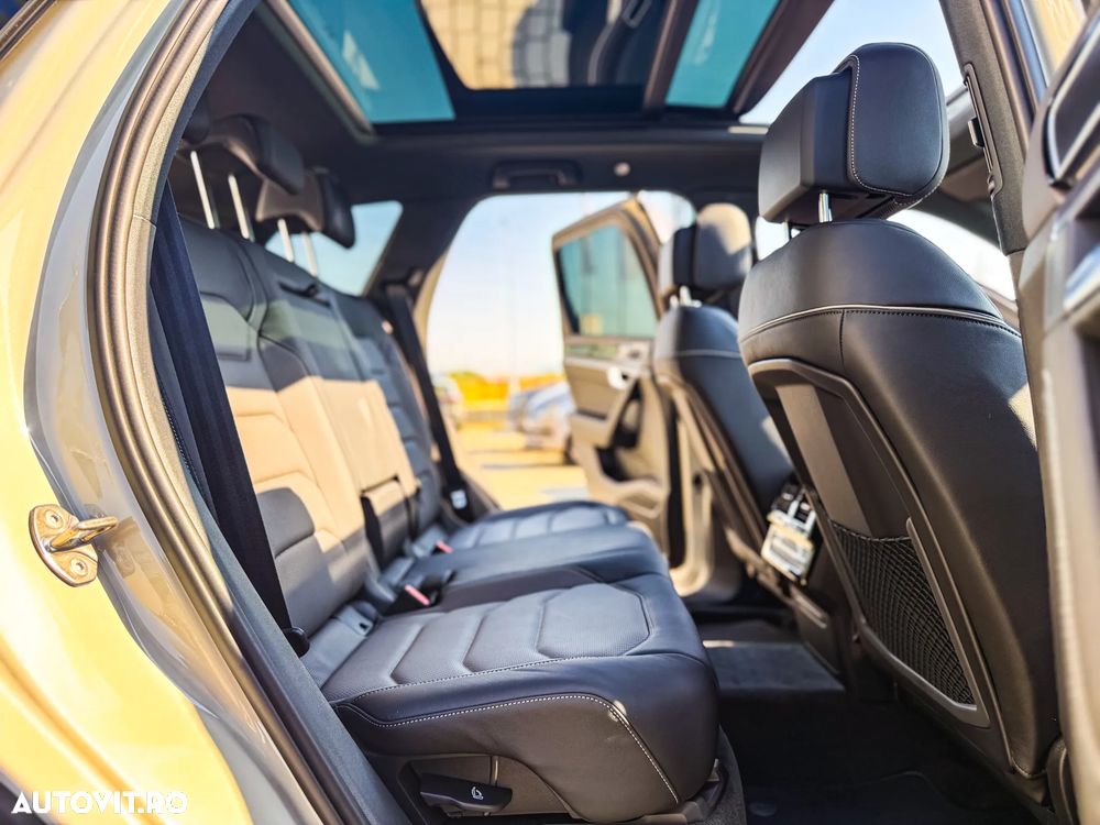Volkswagen Touareg V6 TDI 4MOTION R-Line - 26
